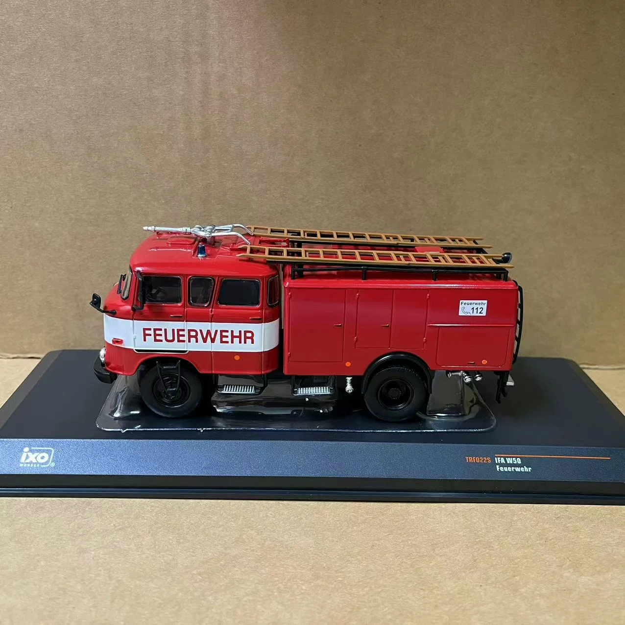 Doos Gebarsten Diecast IXO 1/43 Schaal IFA W50 FEUERWEHR Legering Model Auto Collectible Toy Gift Souvenir Display Ornament