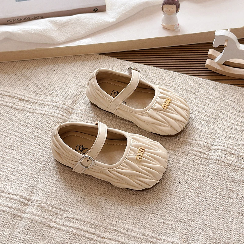 

2025 Spring and Autumn New Children's Shoes, Girls' Korean Edition Fashion Small Leather Shoes, Folded Design, Casual Shoes