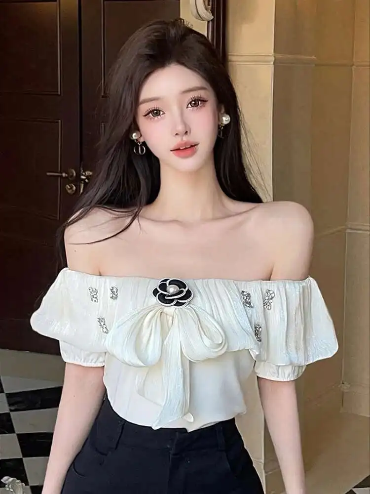 

Sweet and spicy elegant temperament one shoulder three-dimensional flower short sleeved slim fit T-shirt 2025 spring women top