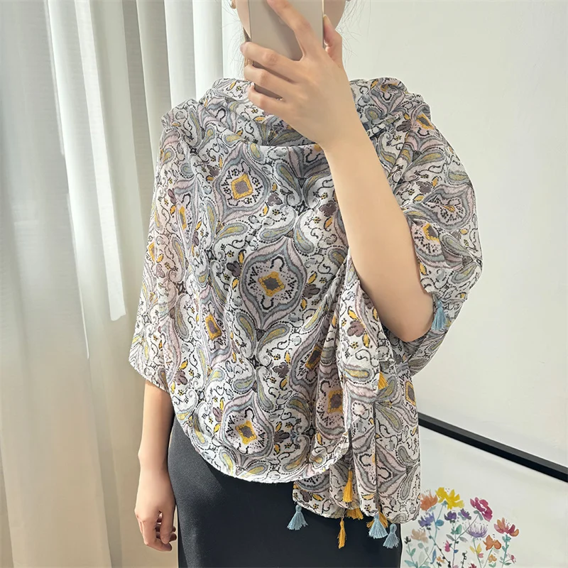 Winter Bohemina Ethnic Floral Viscose Shawl Wrap Lady Thin Scarves Fashion Tassel Pashmina High Quality Foulard Hijab Sjaal 2024