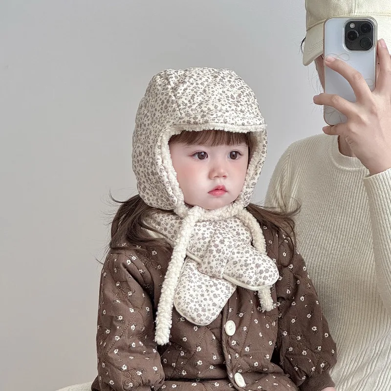 

Baby Winter Quilted Lei Feng Hat and Scarf Set Children's Floral Print Stylish Fleece-Lined Thickened Ear-Warming Hat