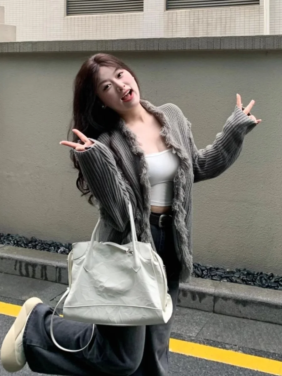 

Свитеры, джемперы, кардиганы женские: хлопковые, с лентами, облегающие, во французском стиле, элегантные, шикарные, романтичные, женственные, нежные, повседневные