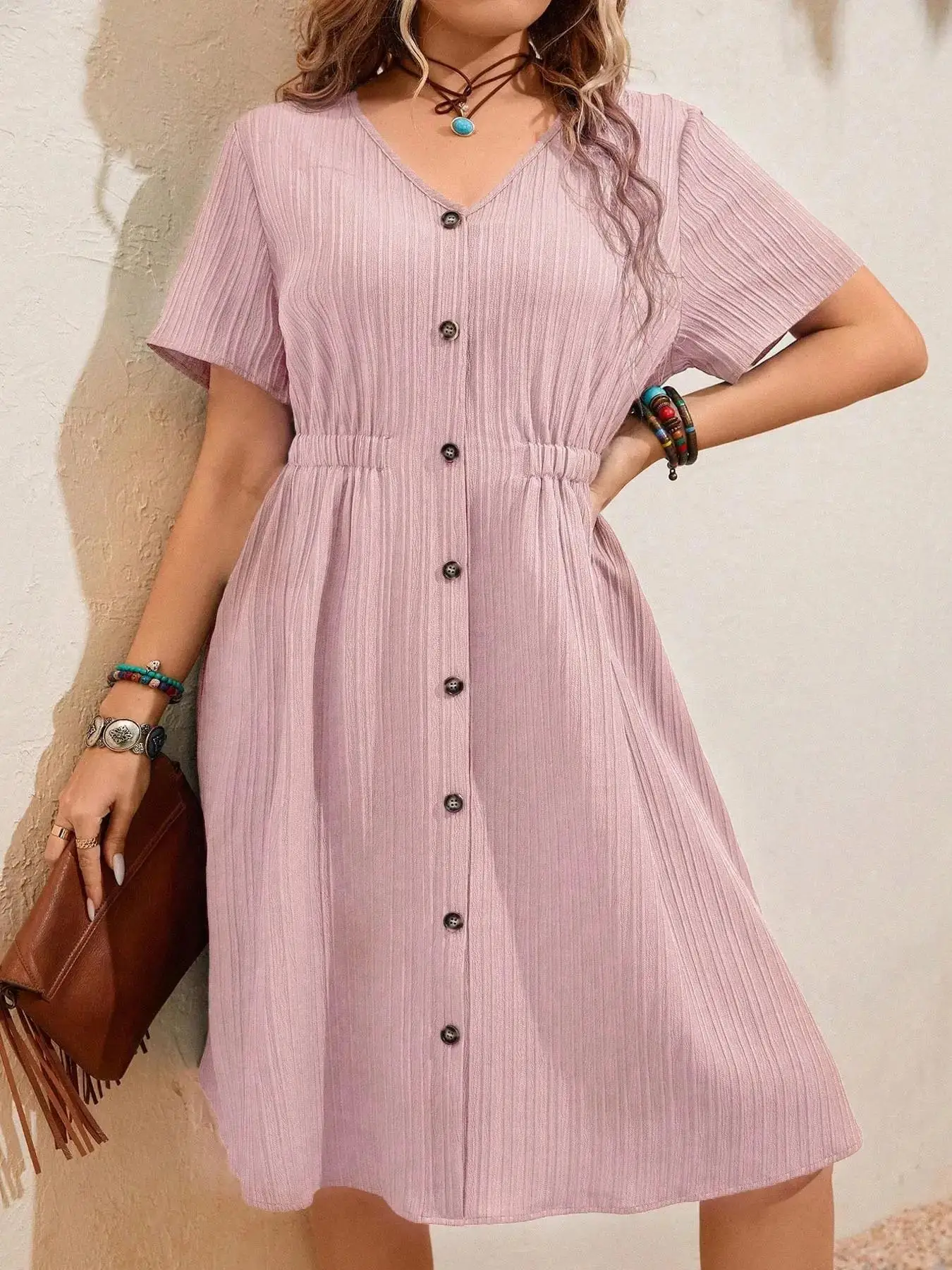 

【Большой размер】 Платье в полоску с V-образным вырезом и принтом, повседневное платье с короткими рукавами и пуговицами для повседневного ношения на открытом воздухе, женская одежда больших размеров для S