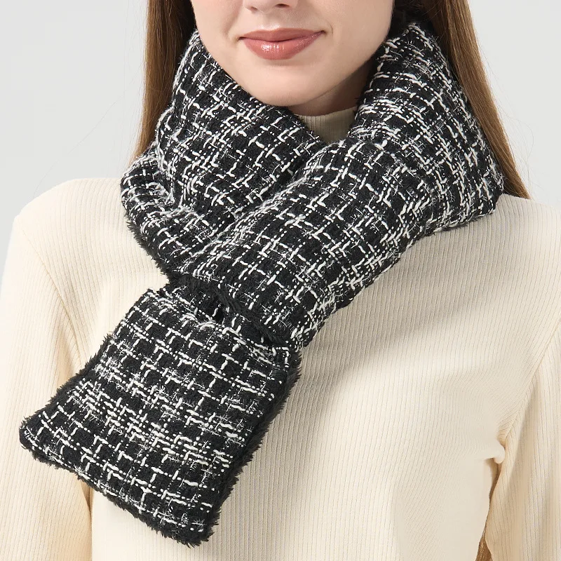 

Этот осенне-зимний пуховый шарф в стиле Xiaoxiang — это модный, теплый, морозостойкий и высококачественный образ для женщин.