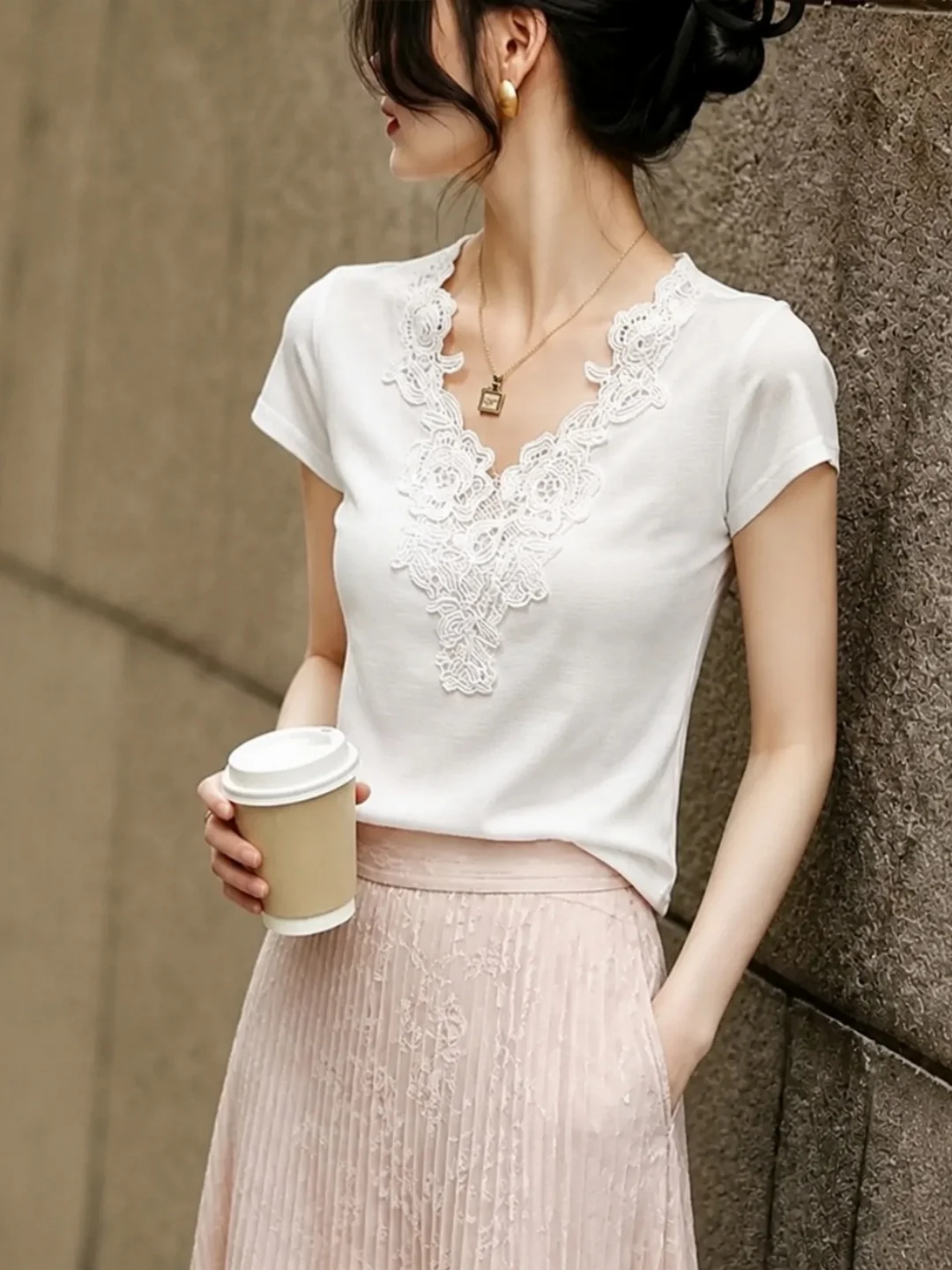 

Elegant Lace Splice V-Neck Slim Fit Short Sleeve T-Shirt Summer New Style Korean Commute Style Women's Premium Fashion Top