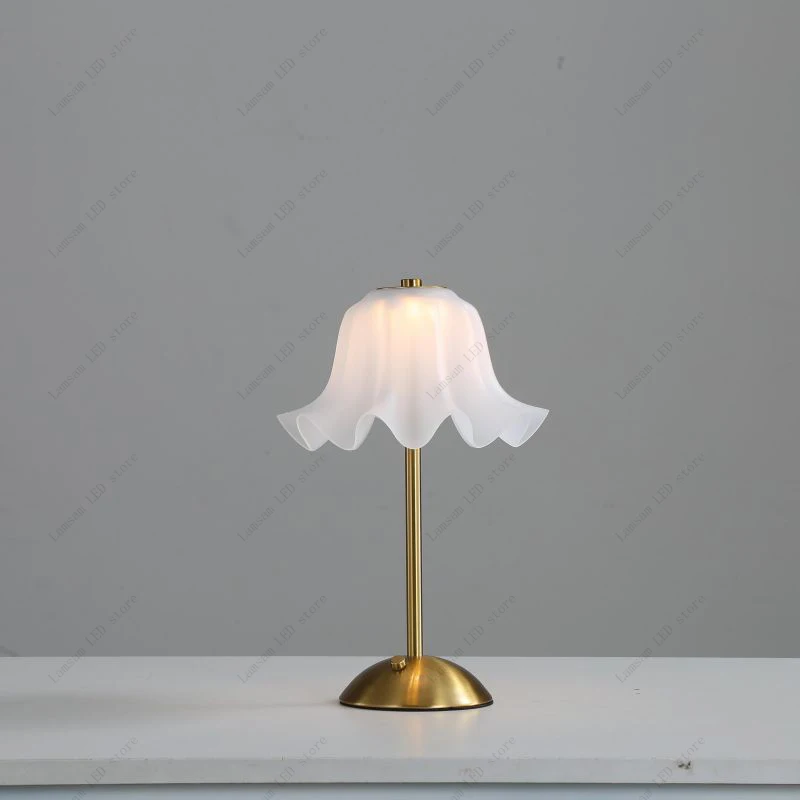 LED Wireless Flower Lamp Touch-sensing USB Rechargeable Portable Decorative Brass Desk Light Dimmable Tricolored Reading Light