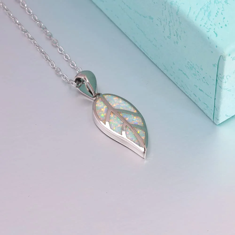 قلادة على شكل ورقة شجر، أوبال قزحي الألوان مع فلاش بألوان قوس قزح، مجوهرات لذيذة للنساء والفتيات هدية مثالية للأم