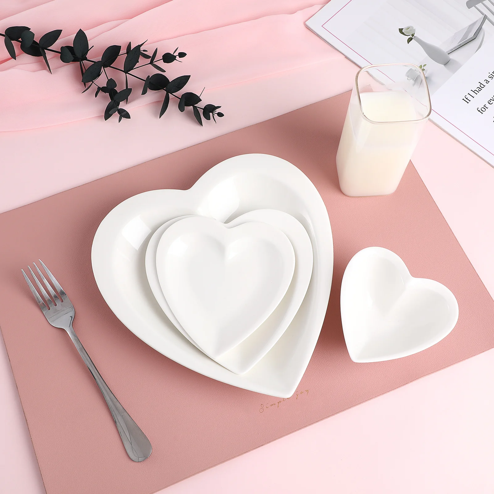 

4Pcs Heart Shaped Ceramic Bowls Set Multipurpose Serving Snack Dessert Salad Fruit Bowls Stackable Heart Shaped Dish