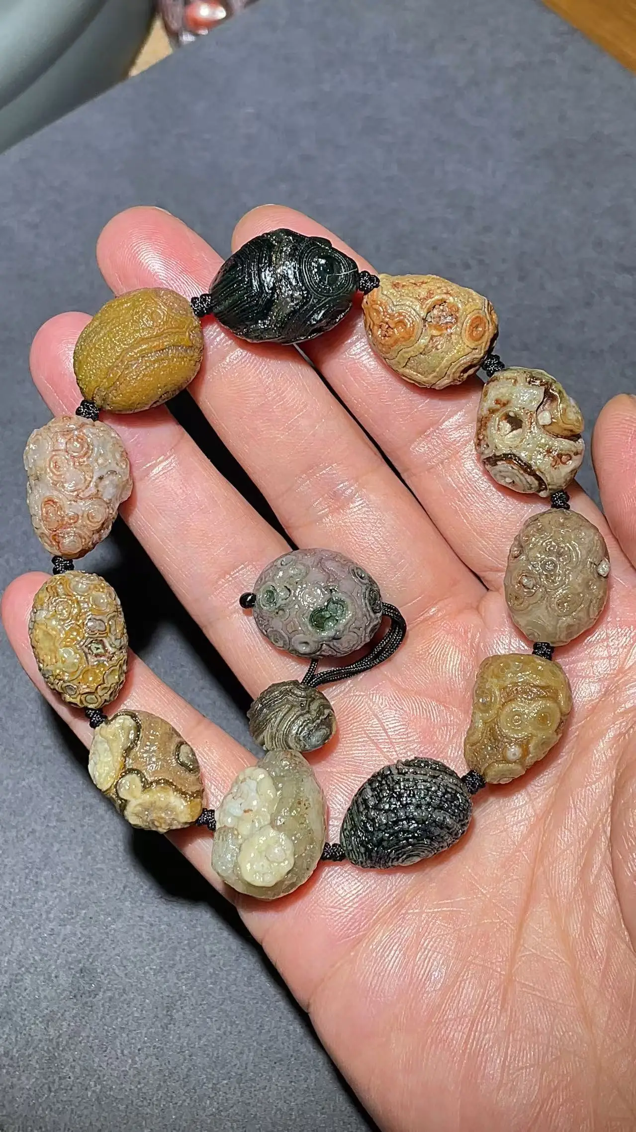 18pcs/lot New Year Special Wholesale Special Gobi Agate Raw Stone Bead Bracelet with Three-Dimensional Embossed Eyes