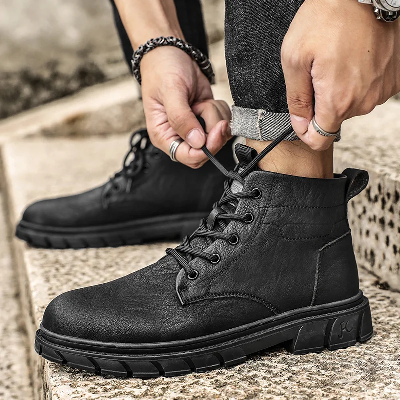 

Couple Leather Big Yellow Boots: 2025 New Autumn and Winter Men's Shoes, British Style Short Boots, Thickened Sole High-Top Boot