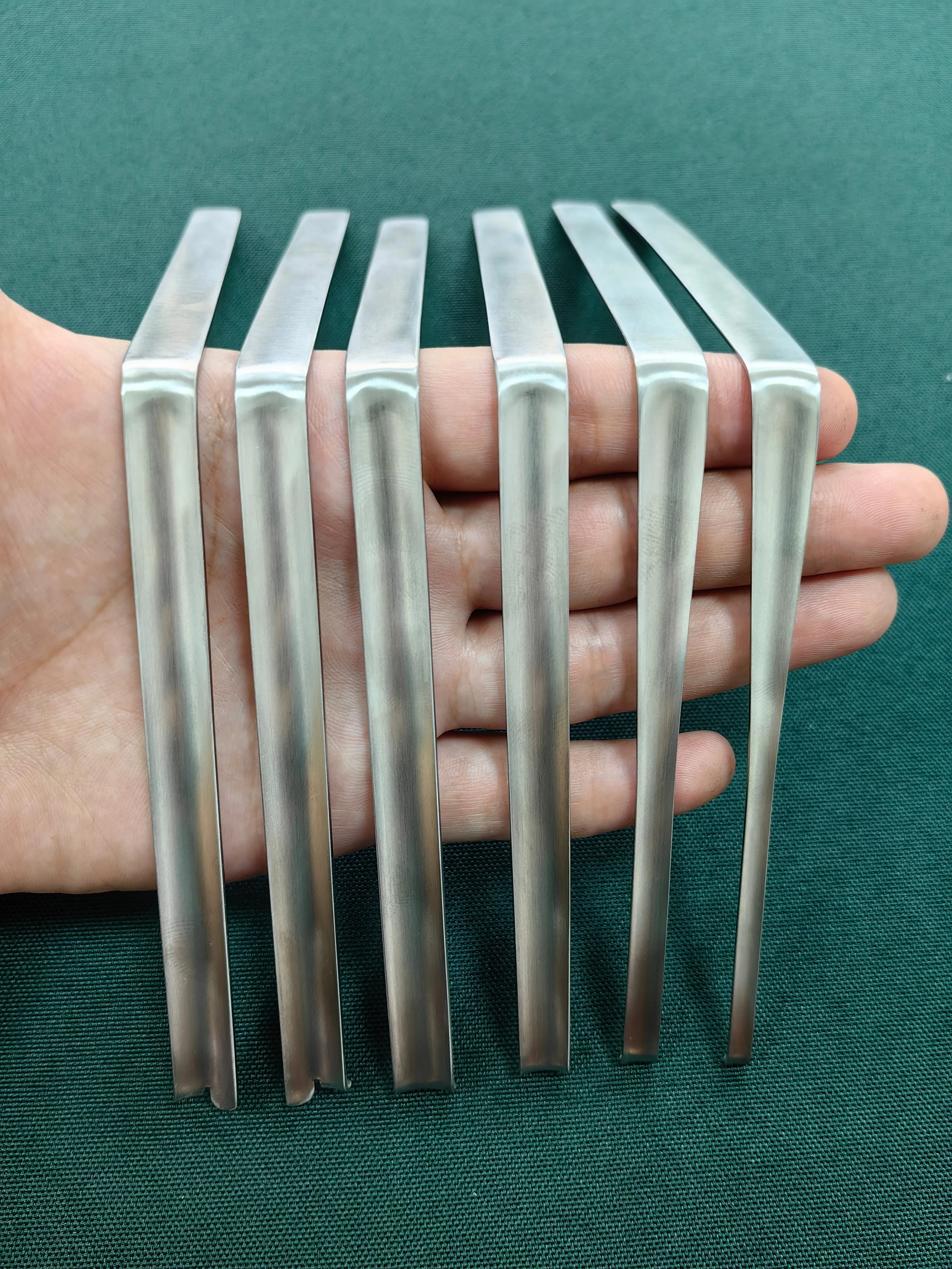 knag-boom-g-orth4wd-retracteur-de-guidage-special-chirurgie-minimalement-invasive-double-canal