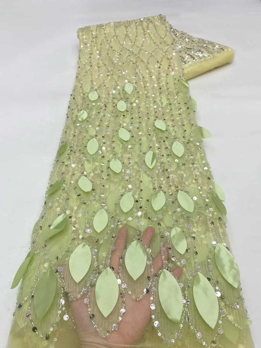 Luksusowe nowe wzory koronkowe tiulowe tkaniny wysokiej jakości ręcznie haftowane cekinami i koralikami do wyrobu damskich sukien ślubnych i na przyjęcia, 2025