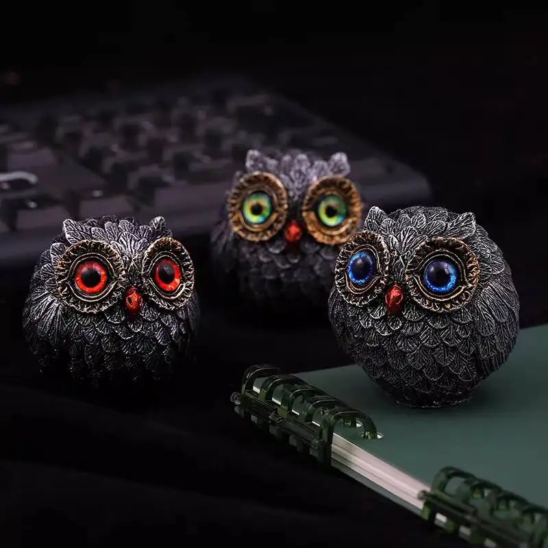 Mini Lucky Miniature ItemsCartoon Cute Animal Owl Statue Big Eyes Handmade Realistic Feathers Metal Owl Figurine Home Desk Decor