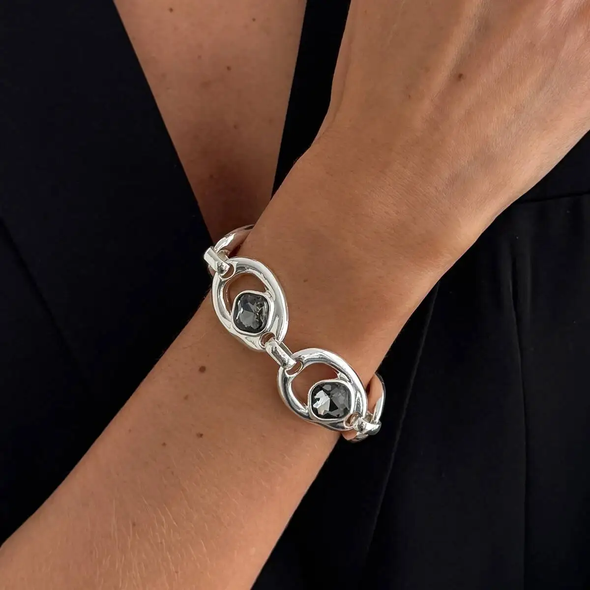 

KunJoe New Trendy Acrylic Rhinestone Irregular Bracelets Woman Simple Punk Silver Color Thick Chain Bracelet 2026 Jewelry Gift