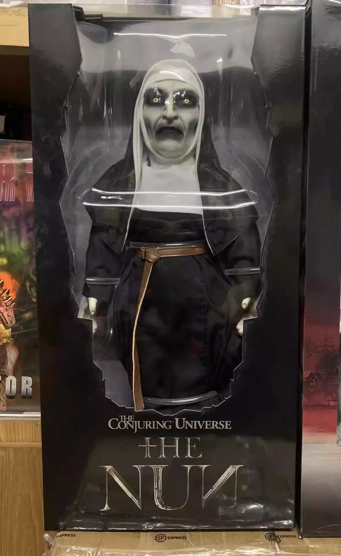 

Original MEZCO 90580 The Nun Doll – 40cm Figure from The Conjuring 2, Horror Collectible Model