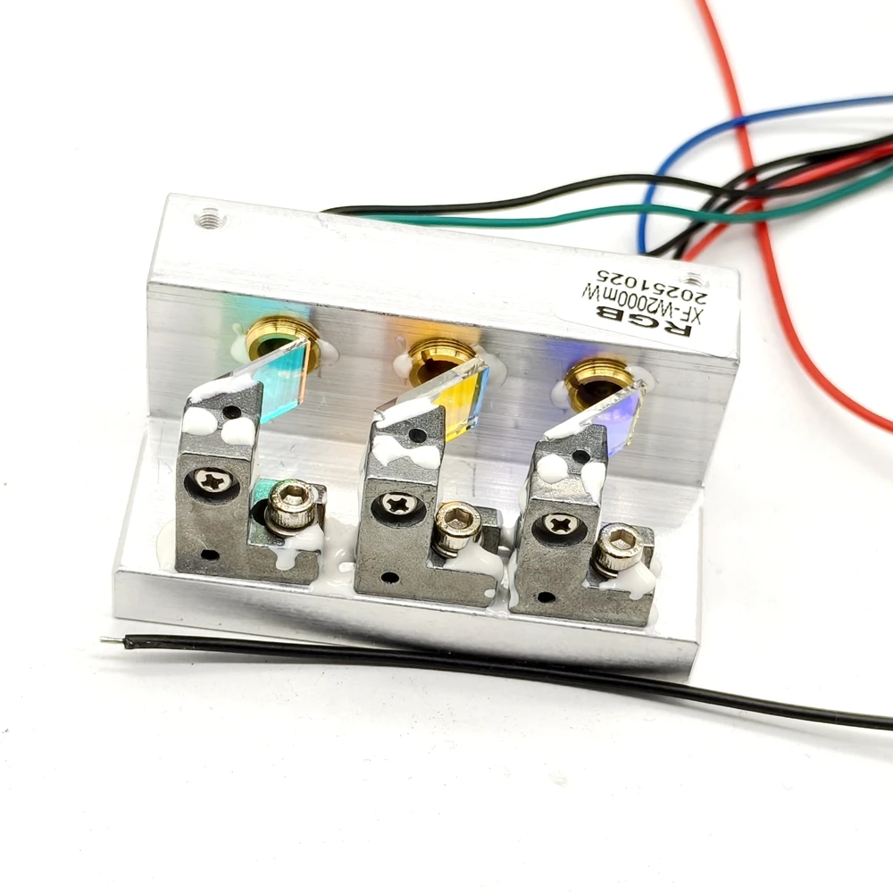 Module laser de lumière de scène RGB2W R-638nm/G-520nm/B-450nm