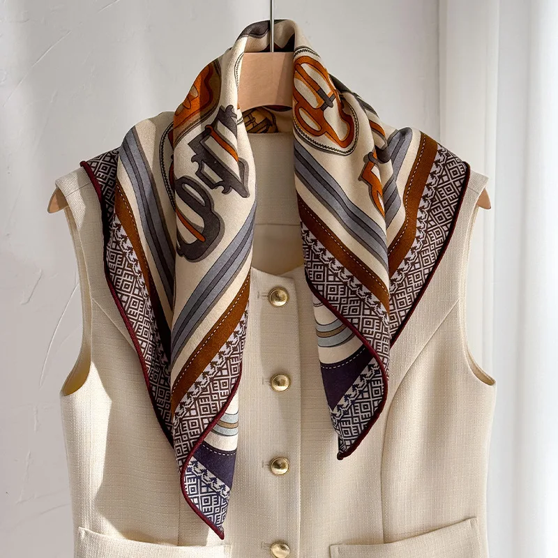 Modischer Schal aus 70 % Wolle, 30 % echter Seide für Damen, Bandana, quadratische Schals, Wickeltuch, Maulbeerstrand, hochwertiger Hijab-Foulard