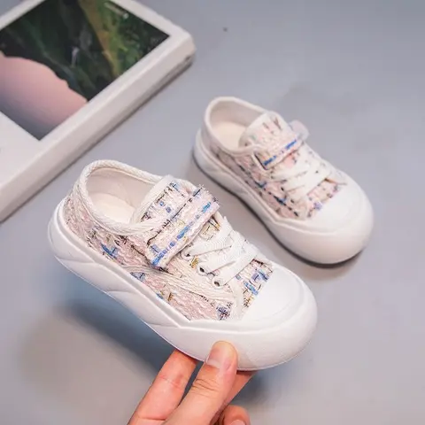 Scarpe da ginnastica di tela con suola morbida primavera autunno della nuova ragazza Scarpe da ginnastica per bambini con suola spessa alla moda Scarpe da ginnastica per bambini con piattaforma