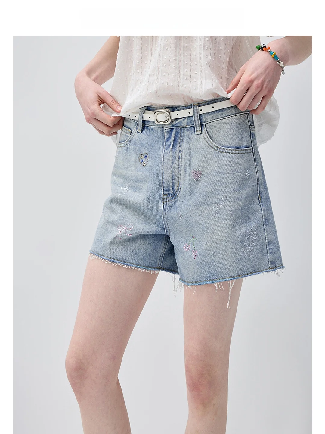 

Sweet Sister VEGA CHANG Light Blue Heart Diamond Decorated Hot Pants Slimming Fashionable Shorts Commute Style High Waist