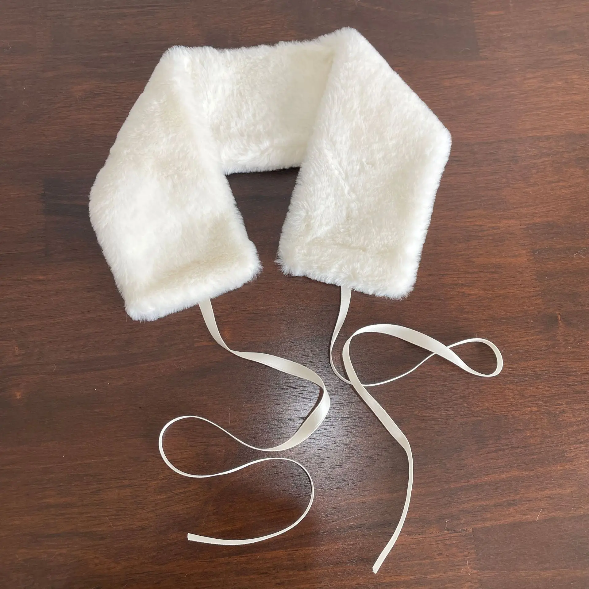 ฤดูใบไม้ร่วงฤดูหนาวอเนกประสงค์ลายนูนผ้าพันคอขนสัตว์เทียมอบอุ่นหนาปอมปอมเชือกคอปกผ้าคลุมไหล่น่ารักปุย