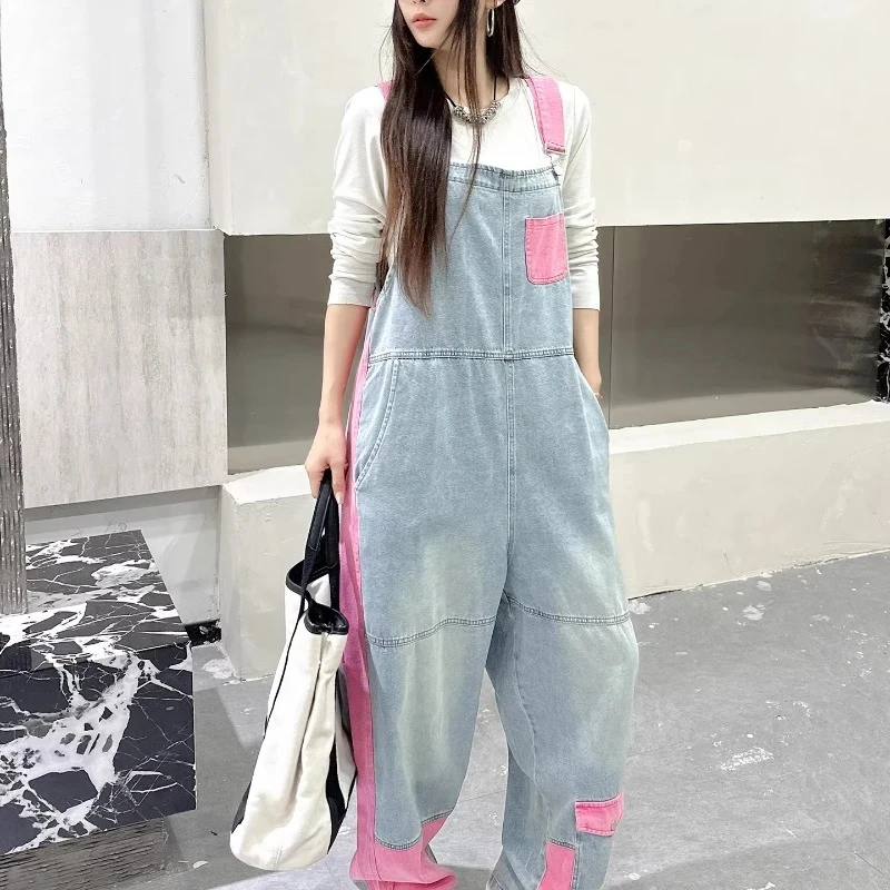

Женский джинсовый комбинезон оверсайз — розовый контрастный рукав с воротником на пуговицах, повседневный модный цельный наряд для повседневной носки