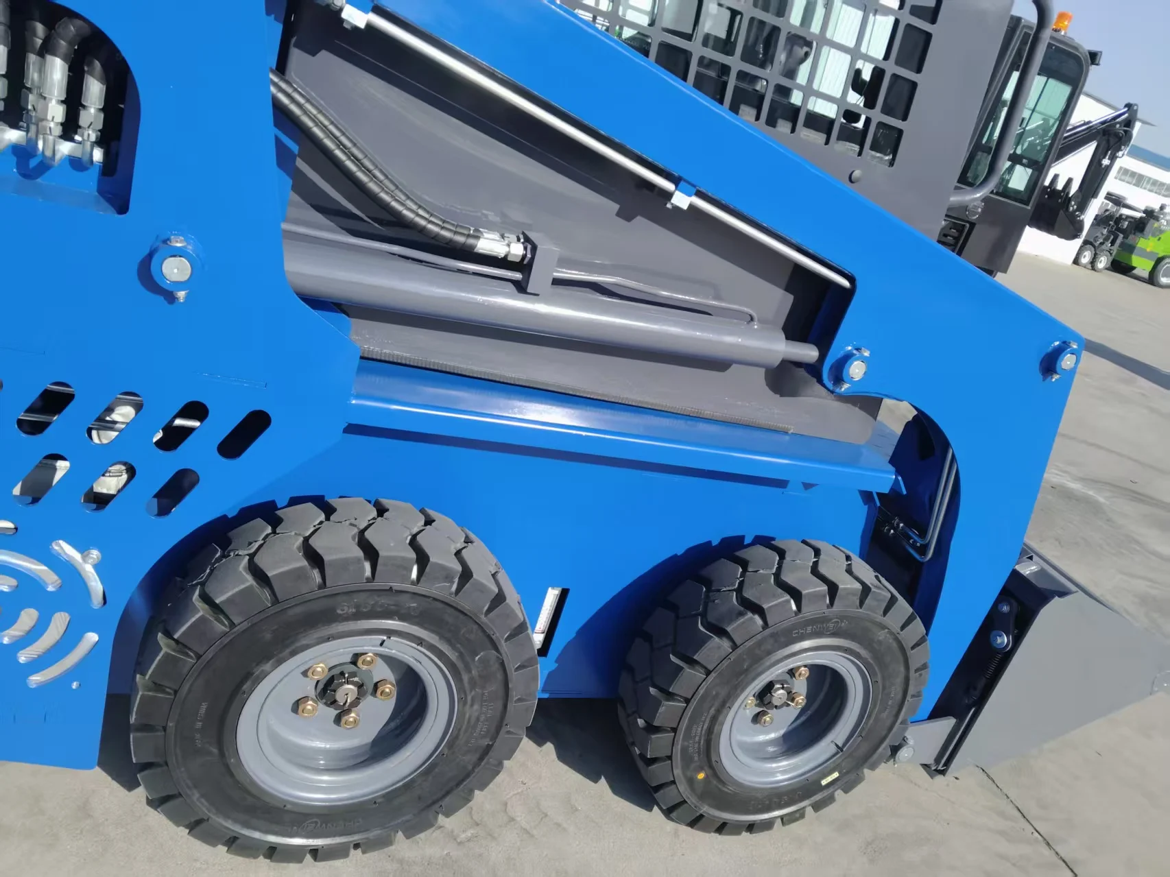CE EPA Euro 5 Skid Steer JC25 Small Mini Wheeled Skid Steer Loader, with Attachments