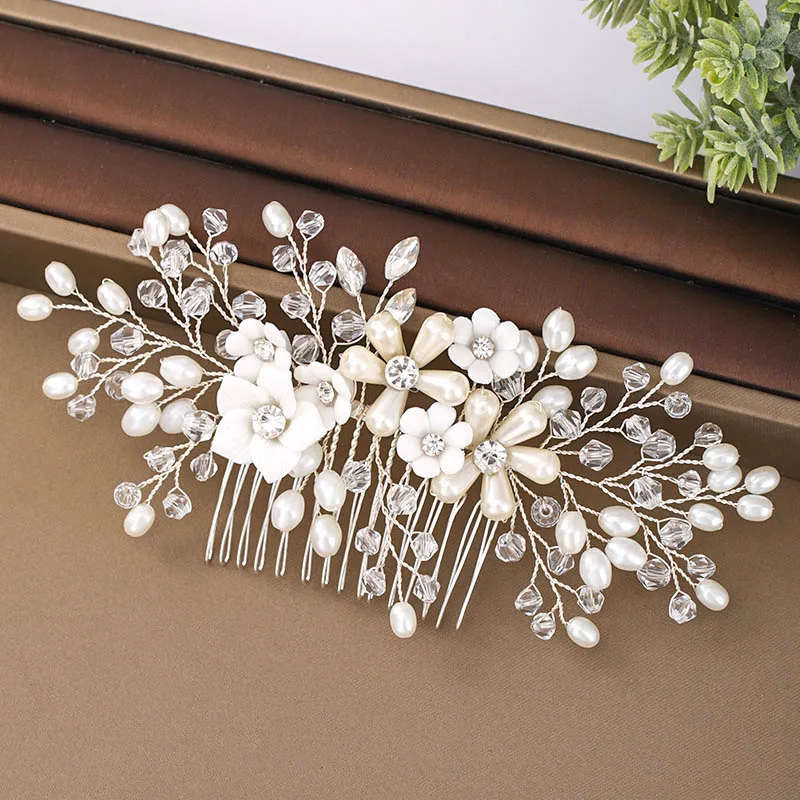 Comb Hair Ornament Which Is Elegant And