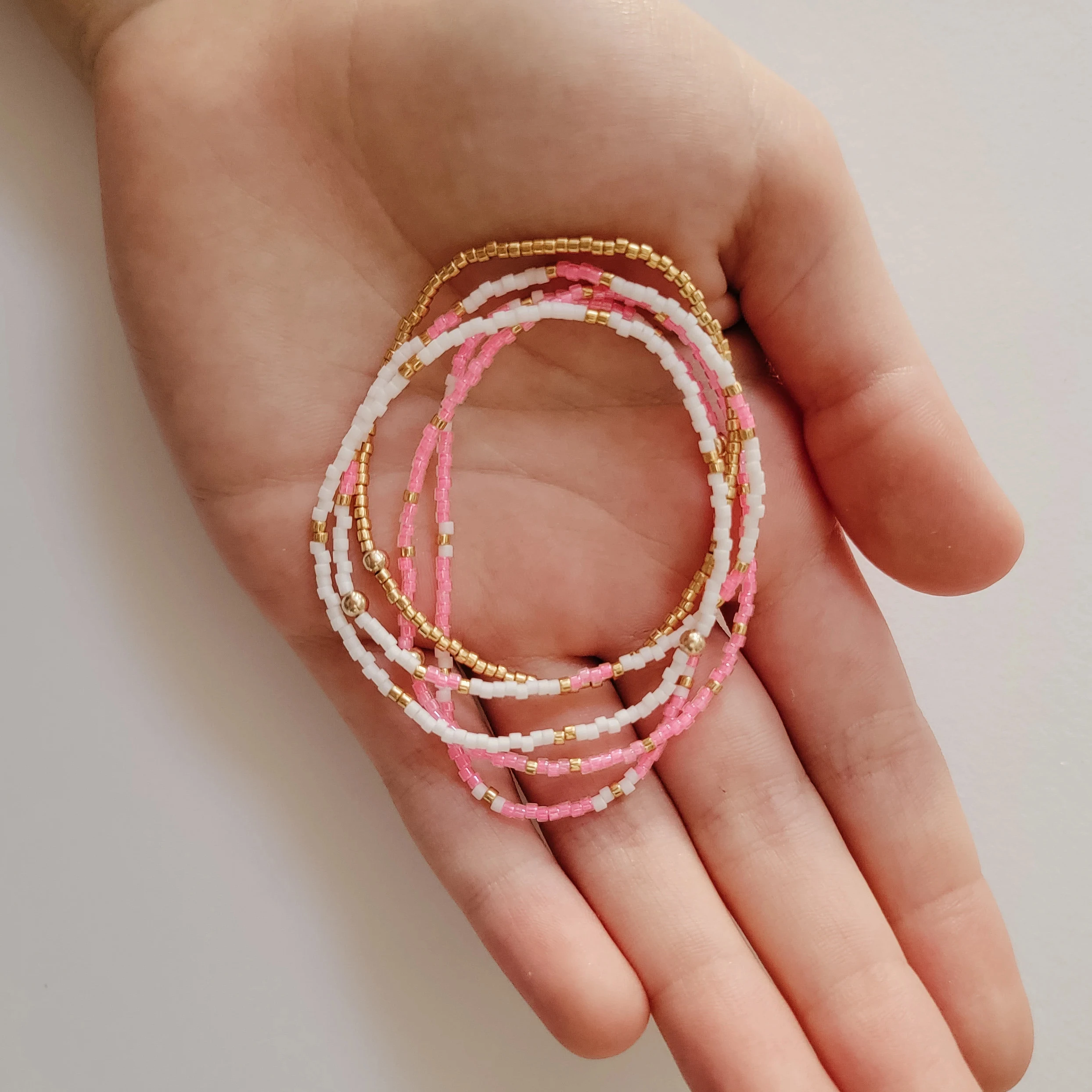 5 قطع البوهيمي الوردي الذهب الأبيض مطرز أساور قابل للتعديل متعدد الطبقات التفاف اليدوية مجوهرات للنساء والفتيات هدية الصداقة