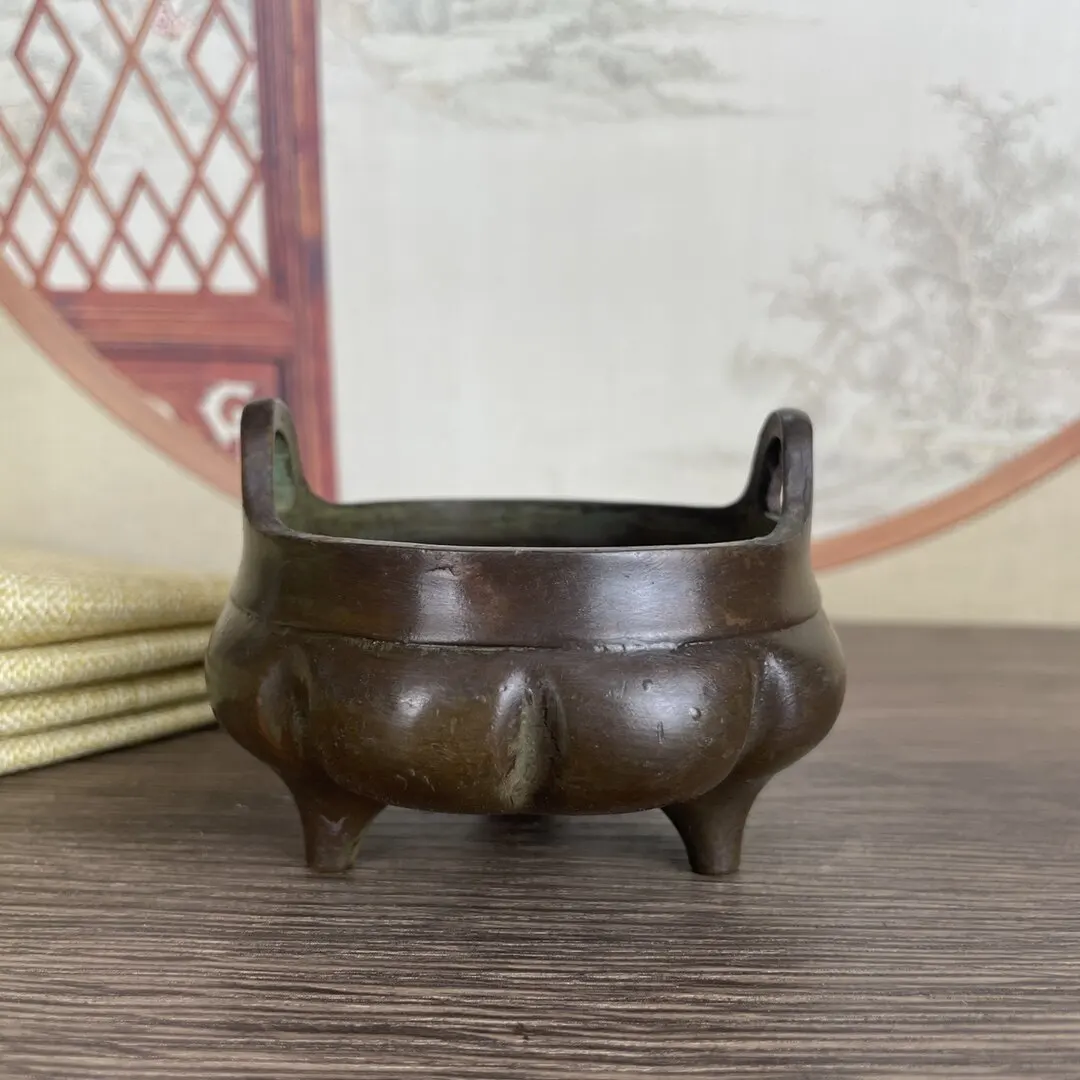 Antique Collection Handcrafted Copper Censer Elephant Head Handles Three Foot Mini Incense Burner Xuande Statue Ornament