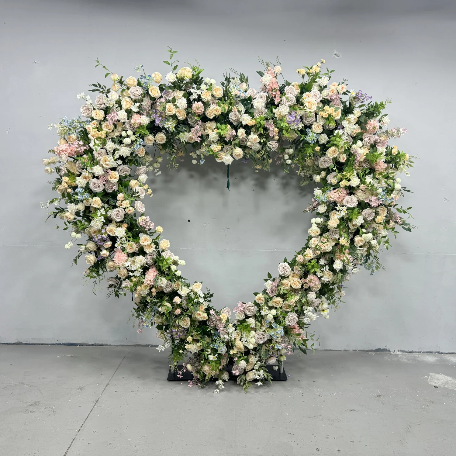 

2025 High Quality Customizable Silk Flower Language Wish Love Heart For Wedding Party Decoration Made In China