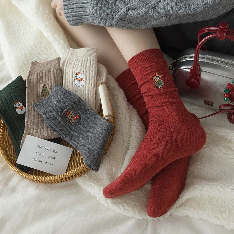 3 Pairs/Lot Women's Mid-Calf Autumn/Winter Christmas Socks Twisted Pattern with Snowman Embroidery - Trendy Versatile Puffy Sock