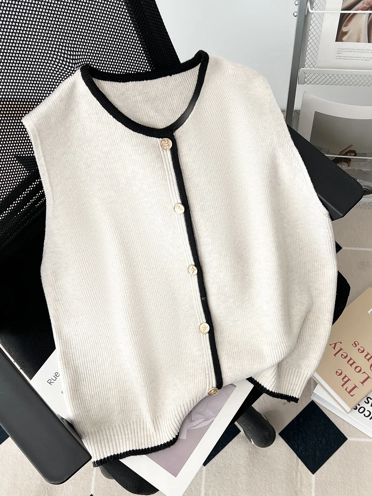 

Color Blo Golden Button round Ne Knitted Vest Women's Loose Layered Top oulder Pad Jaet Autumn Winter Sle