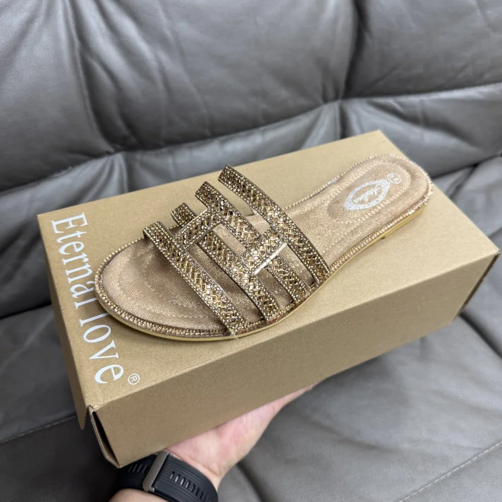 Summer New Bronze Rhinestone Slippers Plus Size Flat-bottomed Casual Women's Slippers Fashion Gold Shiny Envelope Bag in Hand view 3