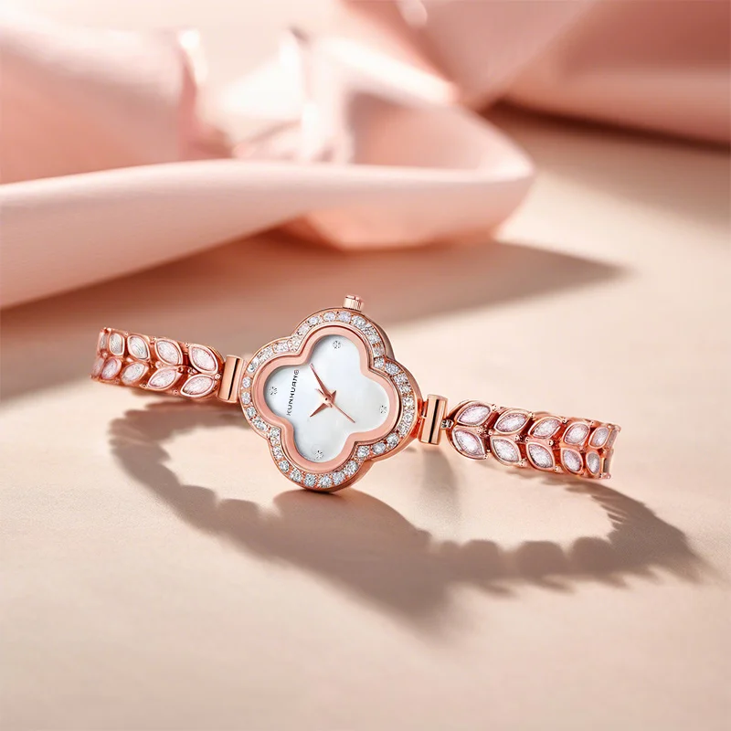 ساعة KUNHUANG النسائية كاجوال عصرية على طراز البرسيم كوارتز