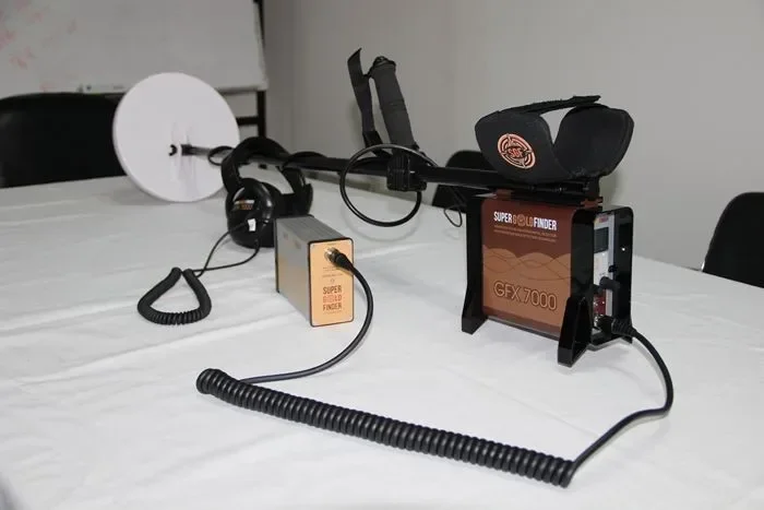 

Gfx7000 high precision underground metal detector gold detector silver / copper archaeology / treasure detection depth of 8M