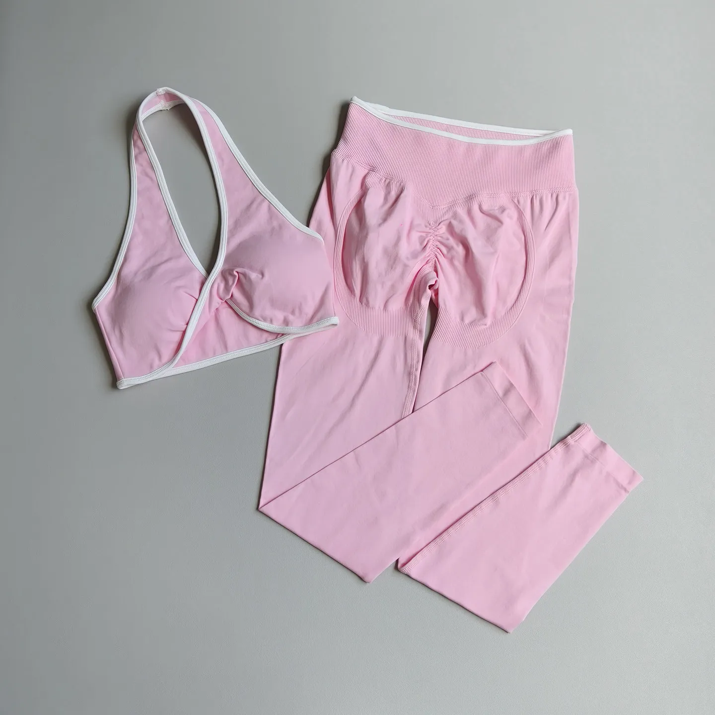 Nahtloses Yoga-Outfit für Damen, Fitness-Set, High-Waist-Yoga-Leggings, Neckholder-BH mit Trägern, Sport-Set, Fitness-Outfit – Detail 2