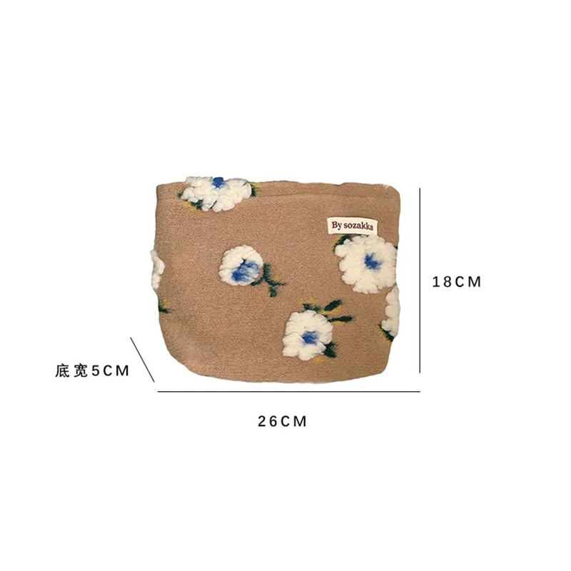 3D Flower Warm Cosmetic Bag Winter Fur Makeup Bag Women Quality Soft Case for Travel Big Capacity Cute Washing Pouch with Zipper