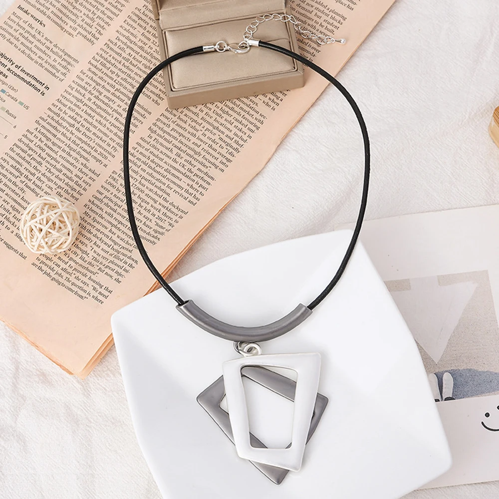 Korean Fashion Geometric Neck Chokers Trendy Statement Suspension Necklace for Women  Vintage Pendants Gothic Jewelry Accessory