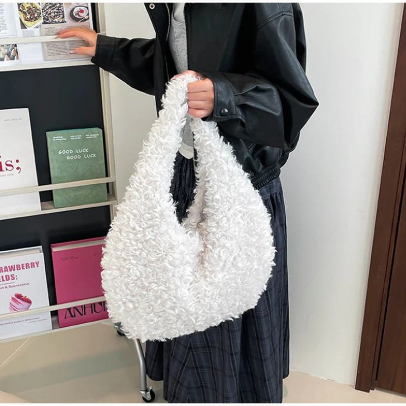 Flauschige, lockige Kunstfell-Hobo-Schultertasche, Plüsch-Halbmond-Unterarmtasche, weiche Teddy-Fuzzy-Halbmond-Handtasche, warme Winter-Handtasche für Damen – Detail 16