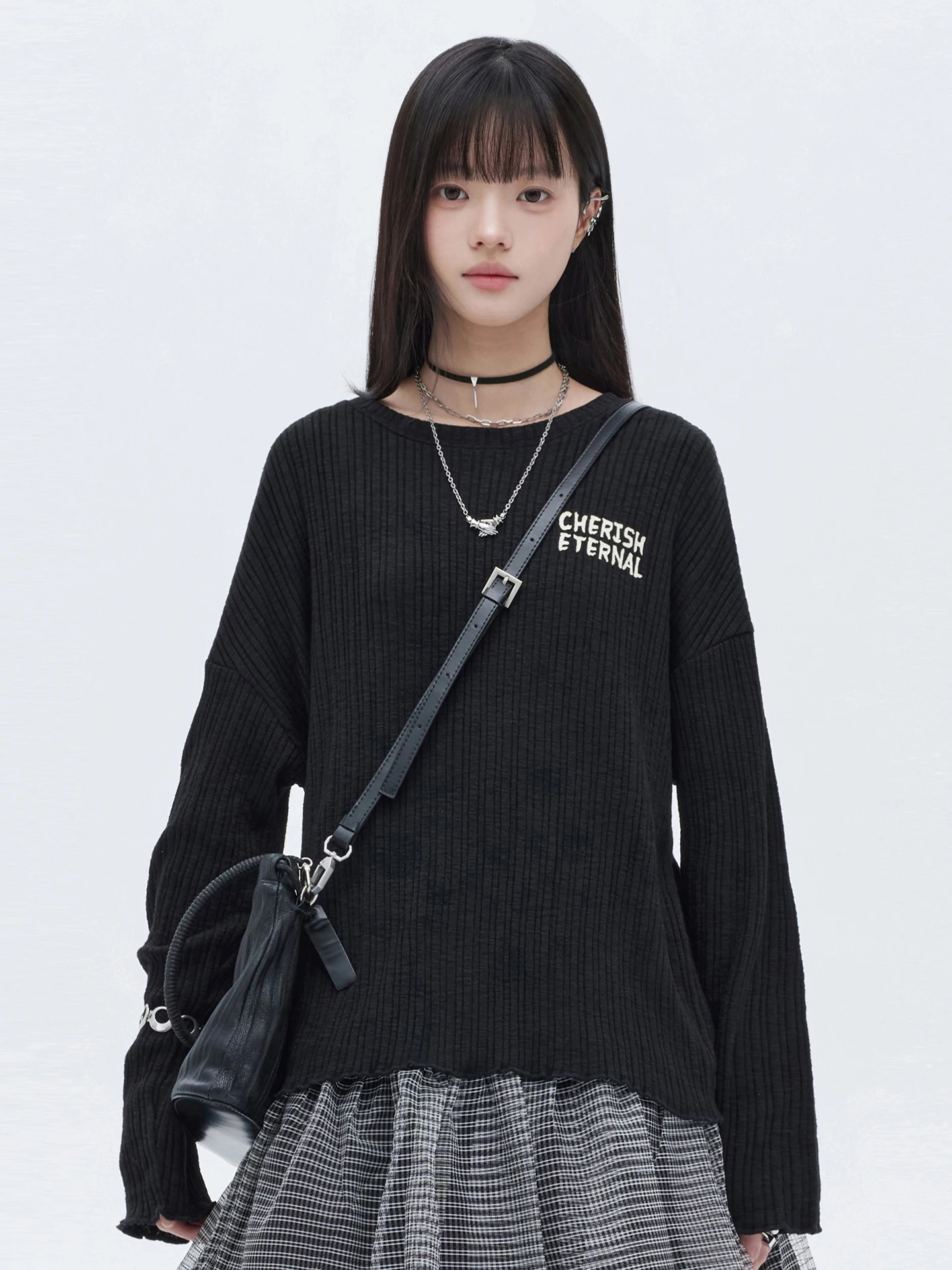 

Женская свободная вязаная футболка с длинным рукавом, текстурированная, с полосками, спущенным плечом и буквенным принтом, повседневный весенний топ