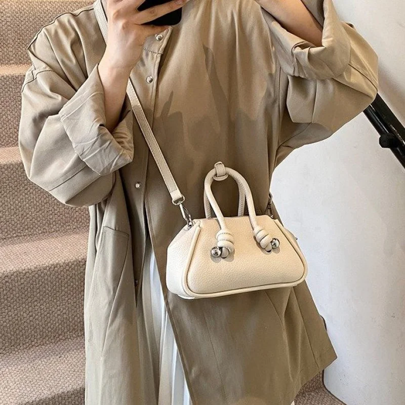 

Женская стильная сумка через плечо с вышивкой, дизайнерская кожаная сумка через плечо, богемная сумка для повседневных прогулок