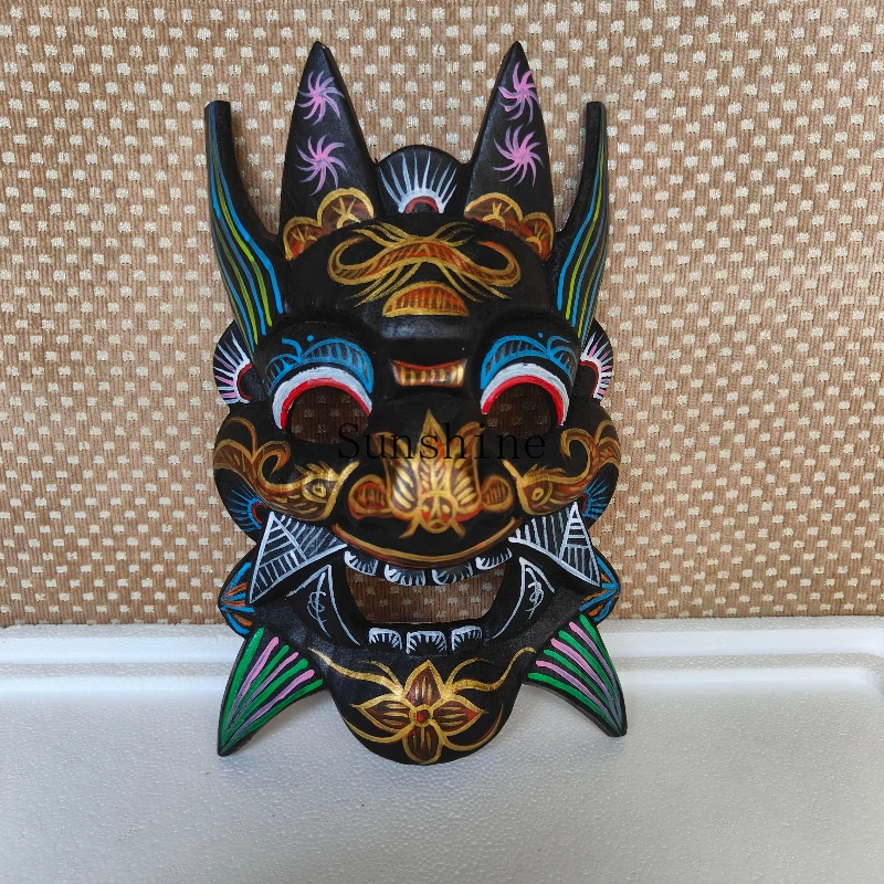 

Painted travel photography decorative wood carving Nuo mask