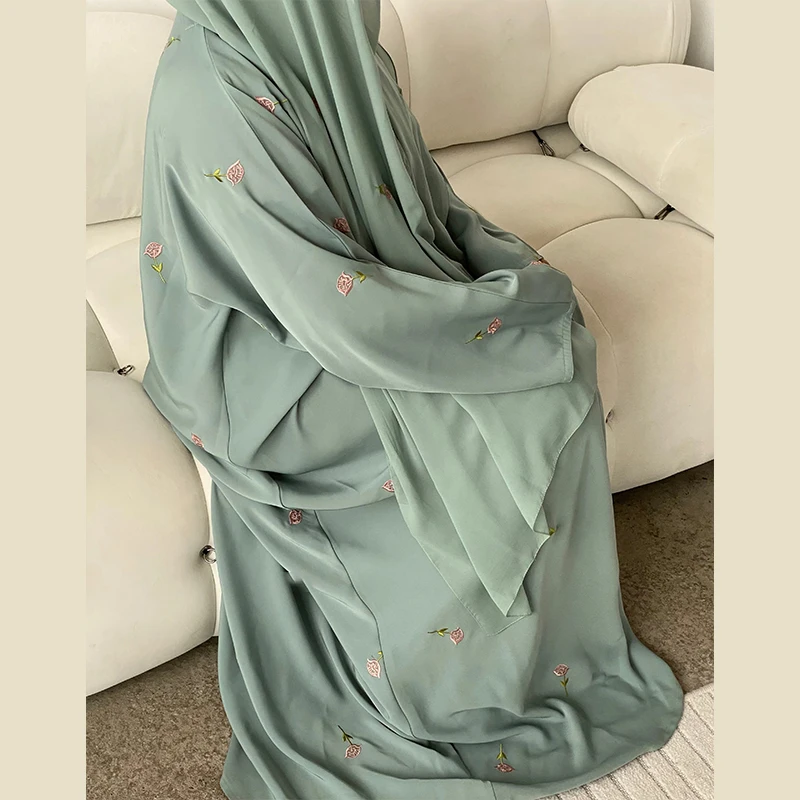 Abaya Musulmana Dubai Nida Bordada 2 Piezas - usage example
