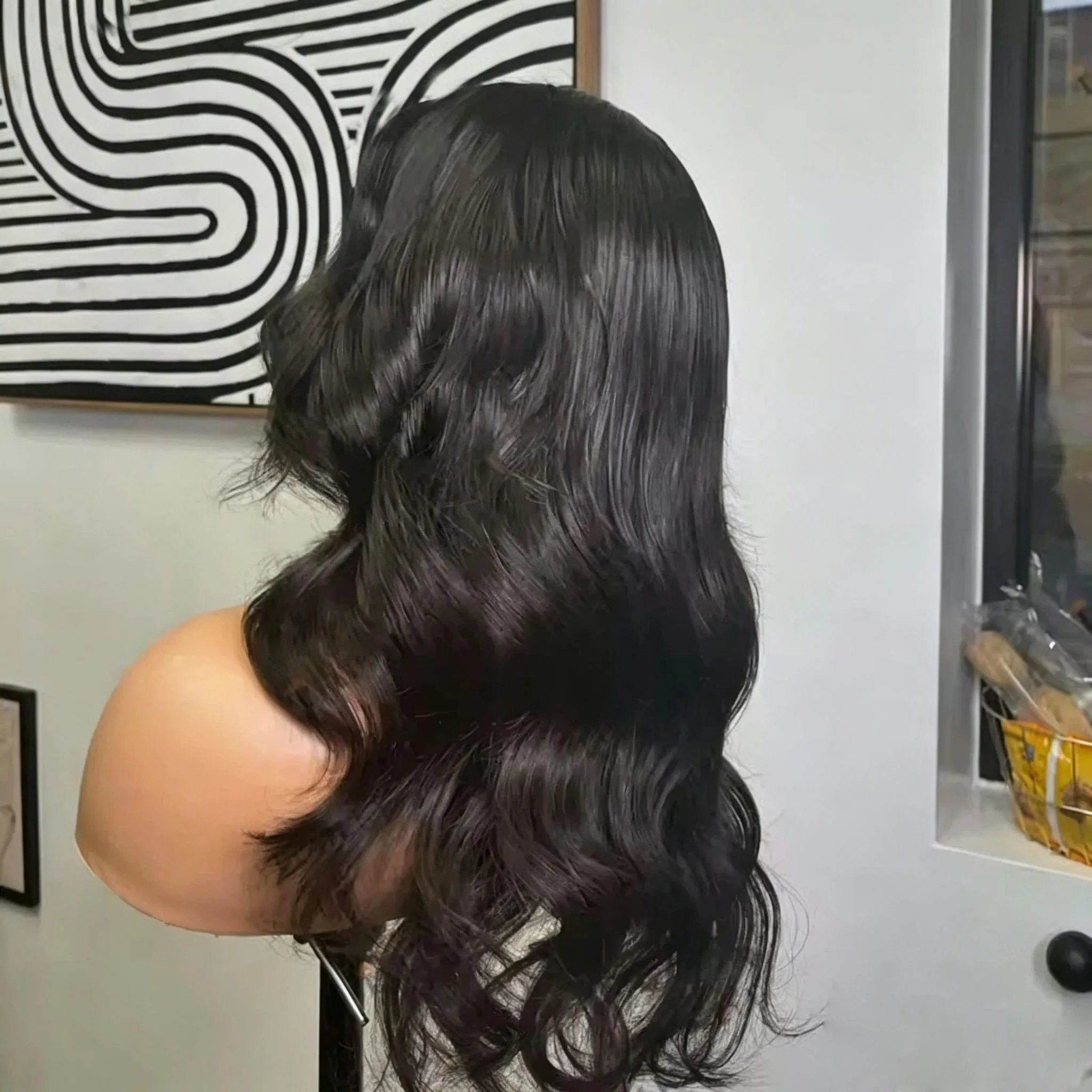 Natürliche Wellen Remy 100% Echthaar Schokoladenbraun Schwarz Damen Einfach zu Tragen Klebefrei 1x4 Größe U-förmige Perücke mit Voll-V-Part-Öffnung – Detail 1