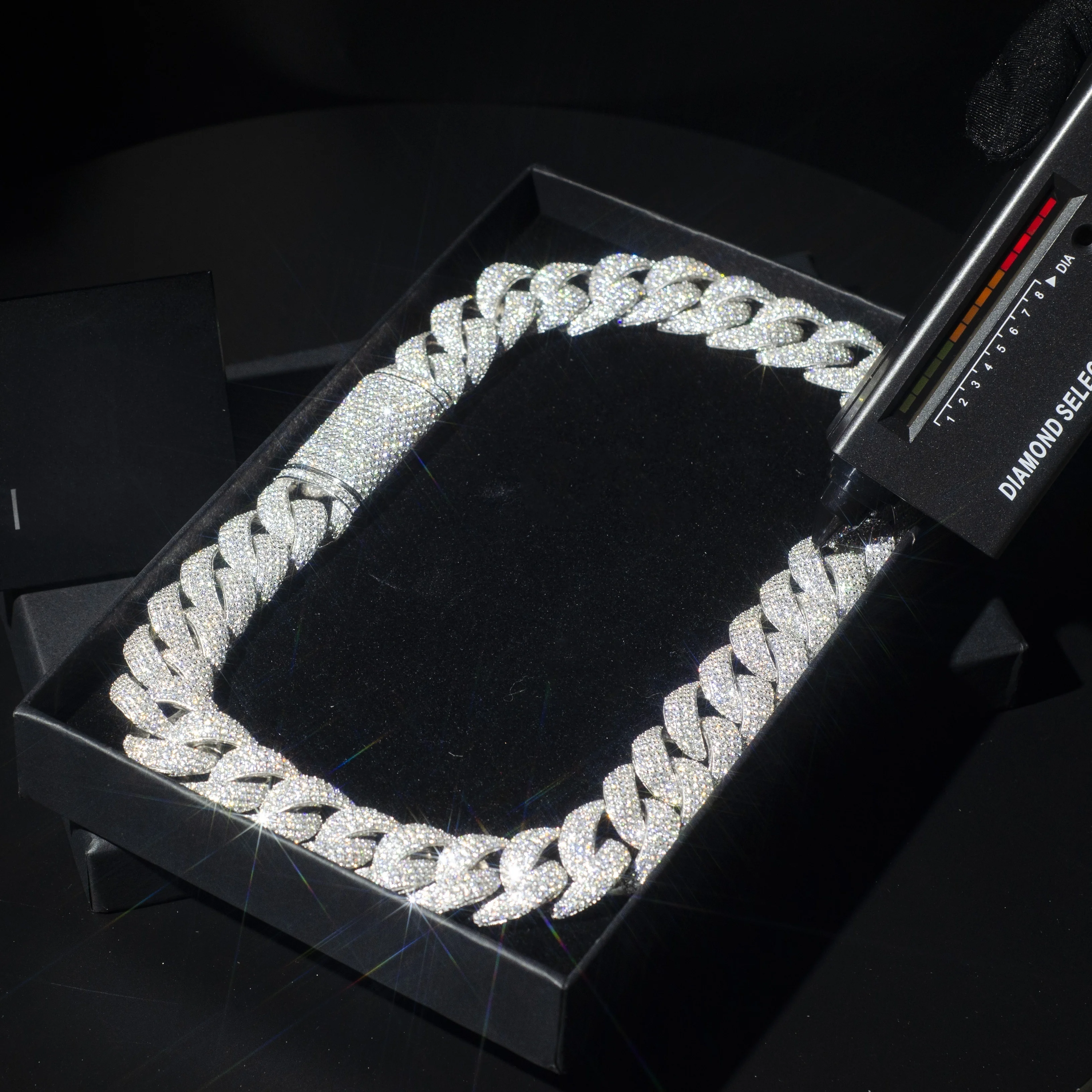 18mm .Factory Outlet Cuban Link Moissanite Chain with Custom Pendants 18-inch Iced Out Chain Moissanite Cuban Necklaces