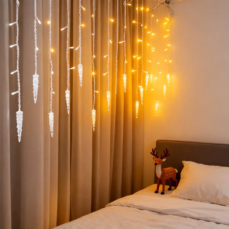 سلسلة إضاءة لتزيين فناء شجرة عيد الميلاد LED، أضواء جو الحفلات الاحتفالية للإبداع، أشكال نجمة مخروطية الثلج على شكل ندفة الثلج