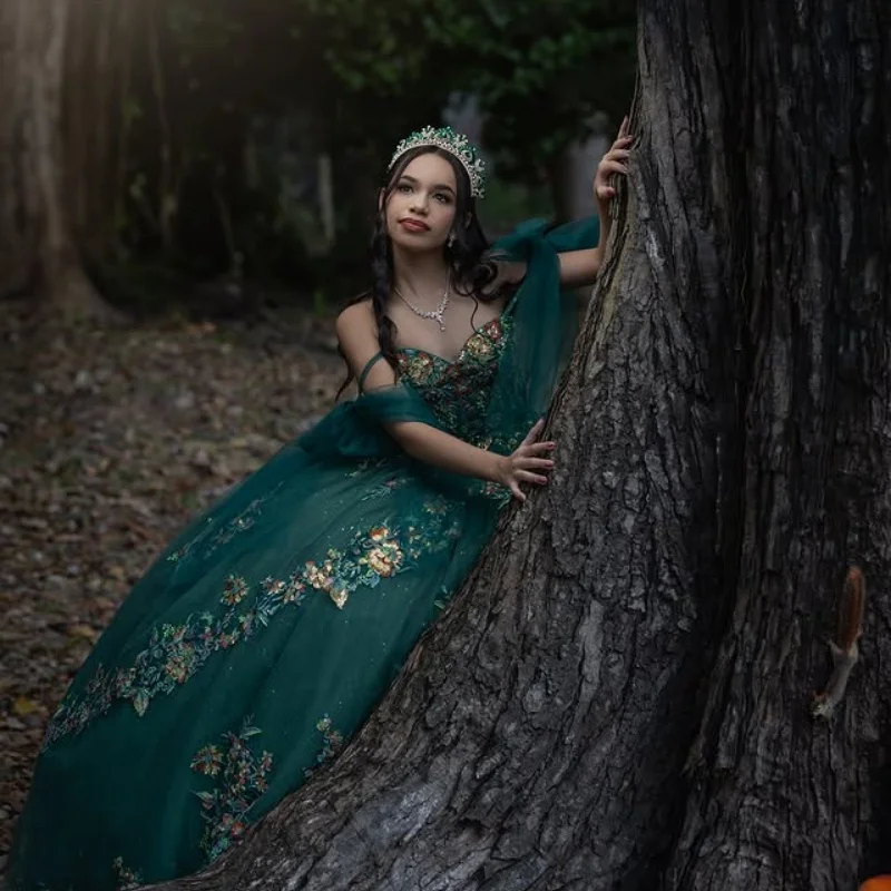 

Shiny dark green Shoulder Quinceanera Dress Lace glitter decal Tull 3D flower layering vestidos de 15 Quinceanera ﻿Customized