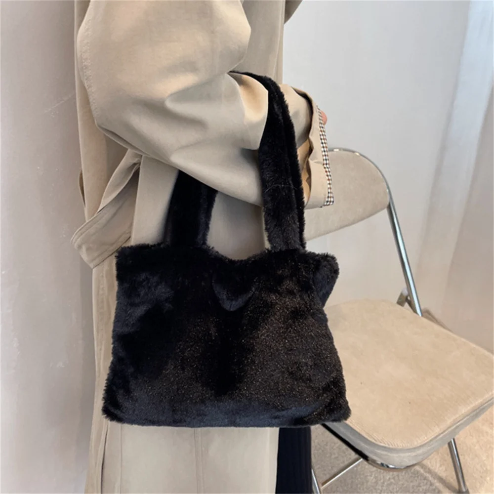 Versatile Cute Tote Bag With Soft Plush Autumn Winter Faux Fur Shoulder Bag Purses Female Handbags Fluffy Shopper Bags For Women