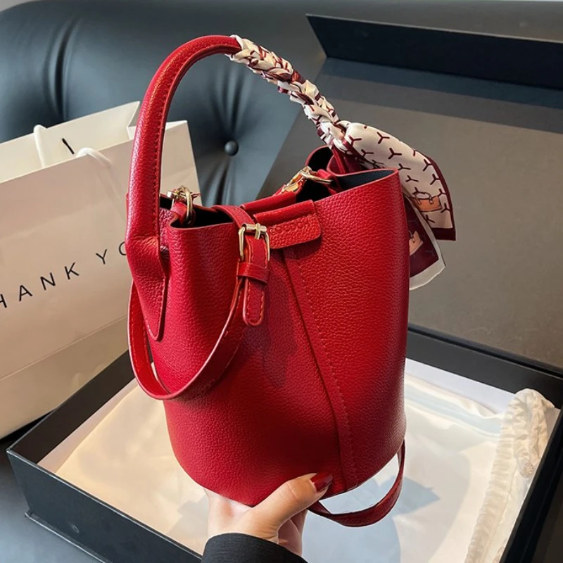 Bolso cruzado para mujer estilo occidental de sentido avanzado PU simplicidad 2025 nuevo bolso de cubo versátil bolsos de hombro para ir al trabajo a la moda