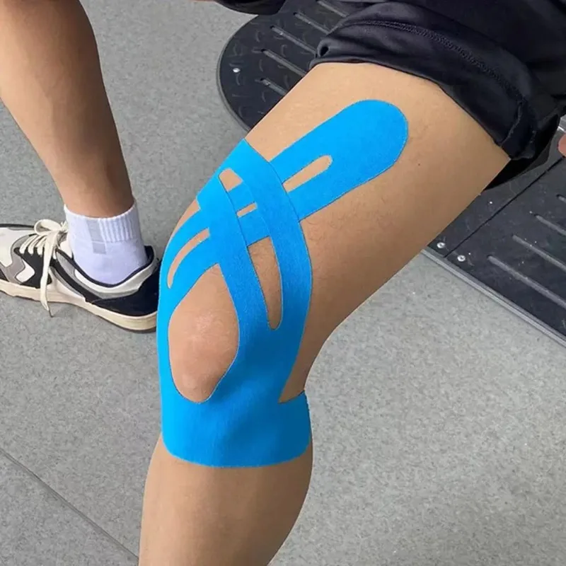 شريط مرن قابل للتعديل لعلم الحركة، شريط رياضي للركبة مقطوع مسبقًا للجري والمشي لمسافات طويلة وركوب الخيل للعضلات، ضمادة ذاتية اللصق متينة